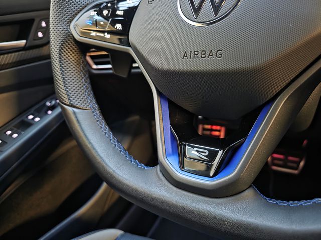 Volkswagen Golf VIII Limo R 4Motion Panorama Head-Up - Slika 25